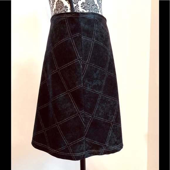 INC black Faux Suede White diagonal stitching plaid design bias cut mini size 6 - Picture 3 of 15